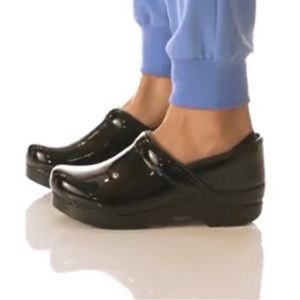 Dansko Professional Black Patent clogs NEW